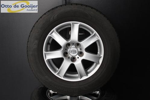 16 Inch Kia Sportage Winterbanden 4MM 215/70R16, Auto-onderdelen, Banden en Velgen, Banden en Velgen, Winterbanden, 16 inch, 215 mm