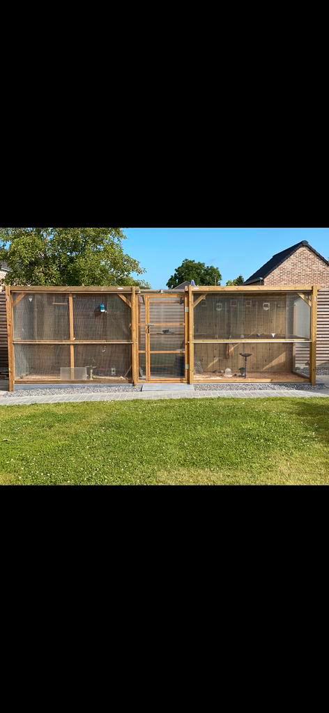2 volières voldux te koop extra diep., Dieren en Toebehoren, Vogels | Hokken en Kooien, Zo goed als nieuw, Ophalen