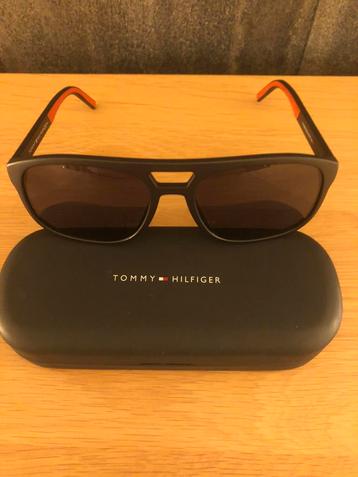 Tommy Hilfiger zonnebril (heren) beschikbaar voor biedingen
