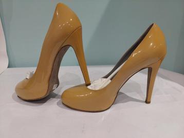 510C* Sergio ROSSI - sexy pumps van lakleer (38,5) beschikbaar voor biedingen