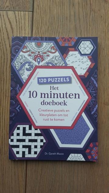 Het 10 minuten doeboek met puzzels en kleurplaten