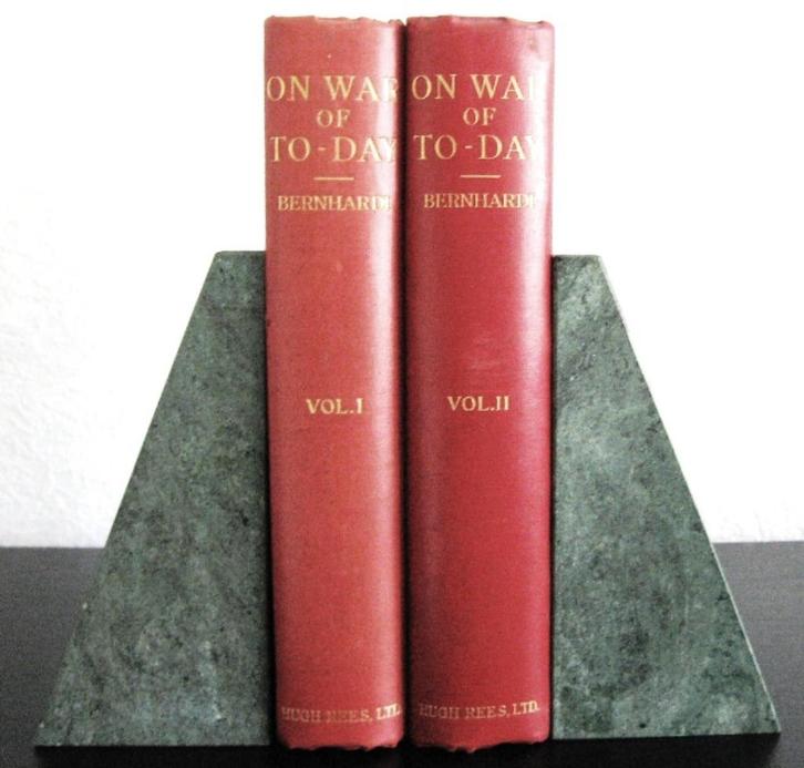On War of To-Day 1912 Bernhardi Oorlog set van 2, Antiquités & Art, Antiquités | Livres & Manuscrits, Enlèvement ou Envoi