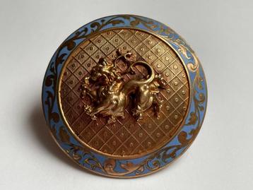 Antieke vergulde broche met heraldische leeuw beschikbaar voor biedingen