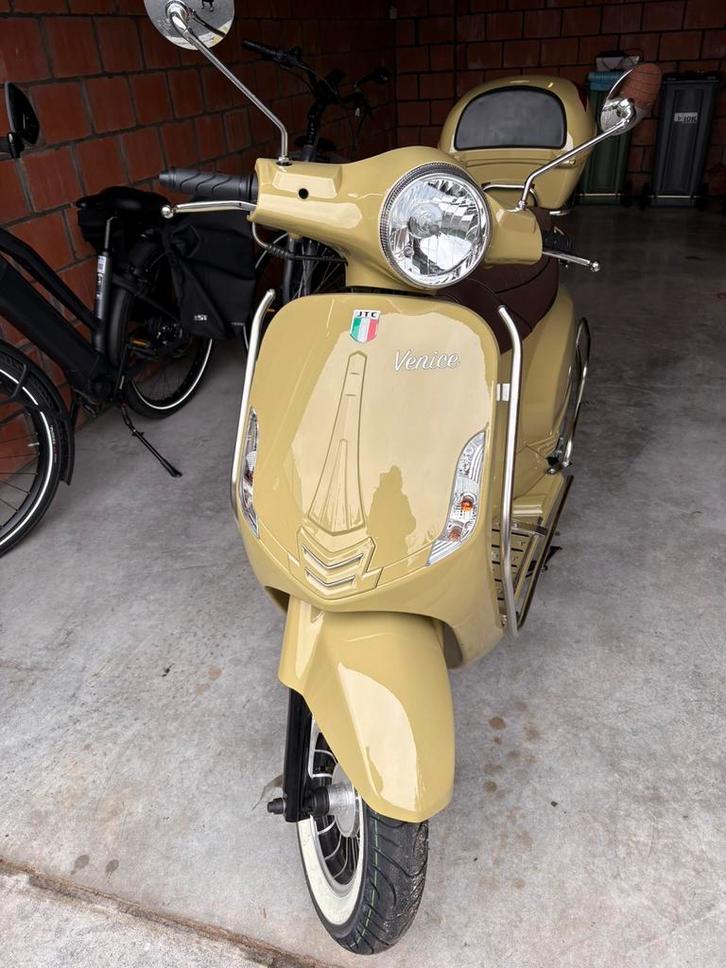 Mooie JTC Venice 125cc te koop, Fietsen en Brommers, Scooters | Overige merken, Zo goed als nieuw, Benzine, Ophalen