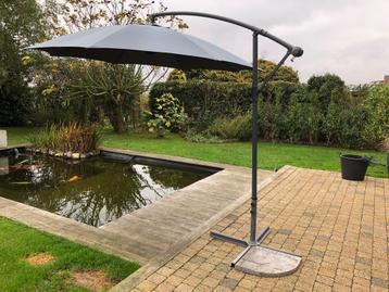 Parasol set aangeboden beschikbaar voor biedingen
