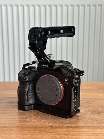 Sony A7 III + Smallrig cage - uitstekende staat 15.143 click beschikbaar voor biedingen