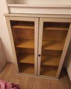 Armoire vitrée