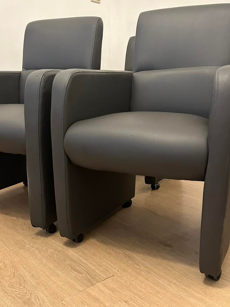 Luxe eetkamerstoelen met armleuning & wieltjes – kunstleer, Huis en Inrichting, Stoelen, Ophalen, Gebruikt, Drie, Zwart