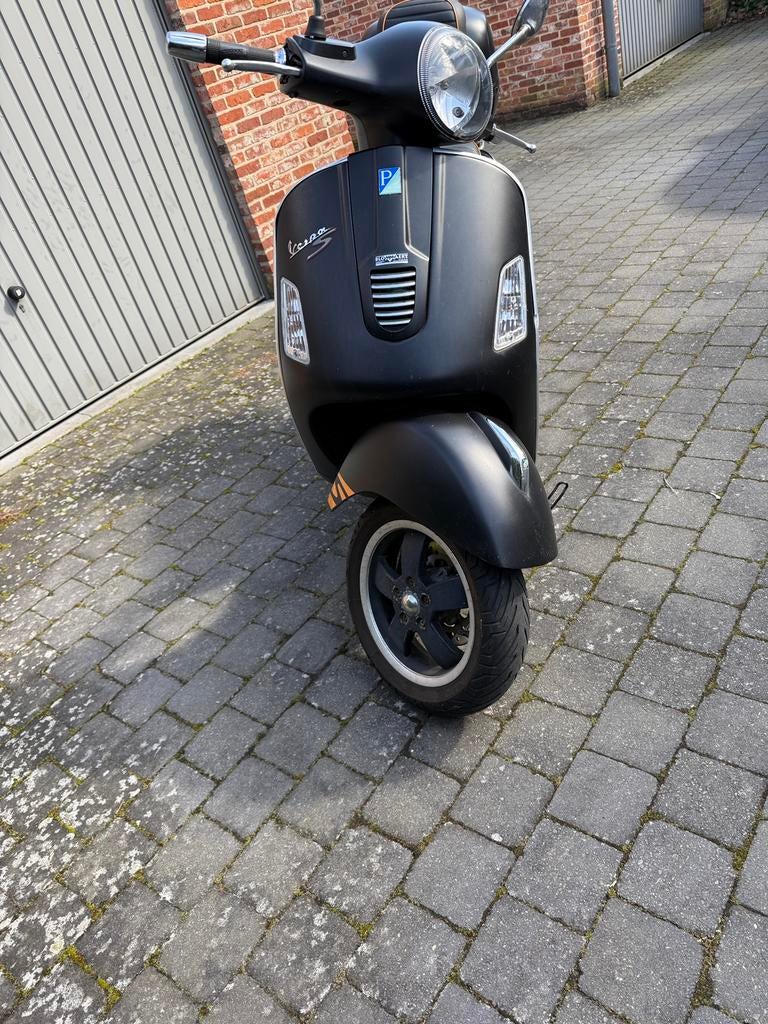 Vespa GTS  Super 125, Fietsen en Brommers, Snorfietsen en Snorscooters, Ophalen, Zo goed als nieuw, Benzine, Vespa