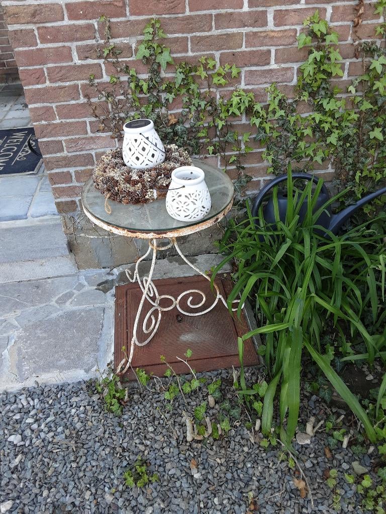 Antieken ijzeren tafeltje, Ophalen