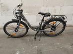 Kinderfiets Cube Ella 240, Fietsen en Brommers, 20 inch of meer, Gebruikt, Versnellingen, Dames