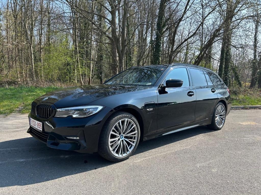 BMW 320E Touring Sport Line, Autos, BMW, Particulier, Série 3, ABS, Régulateur de distance, Airbags, Air conditionné, Alarme, Apple Carplay
