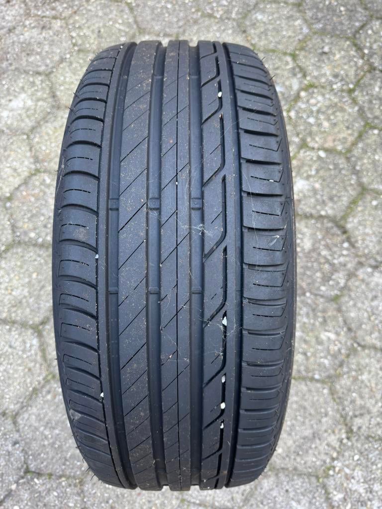 3 pneus d'été Bridgestone 215/50 R18, Véhicule de tourisme, Pneus été, 205 mm, 18 pouces
