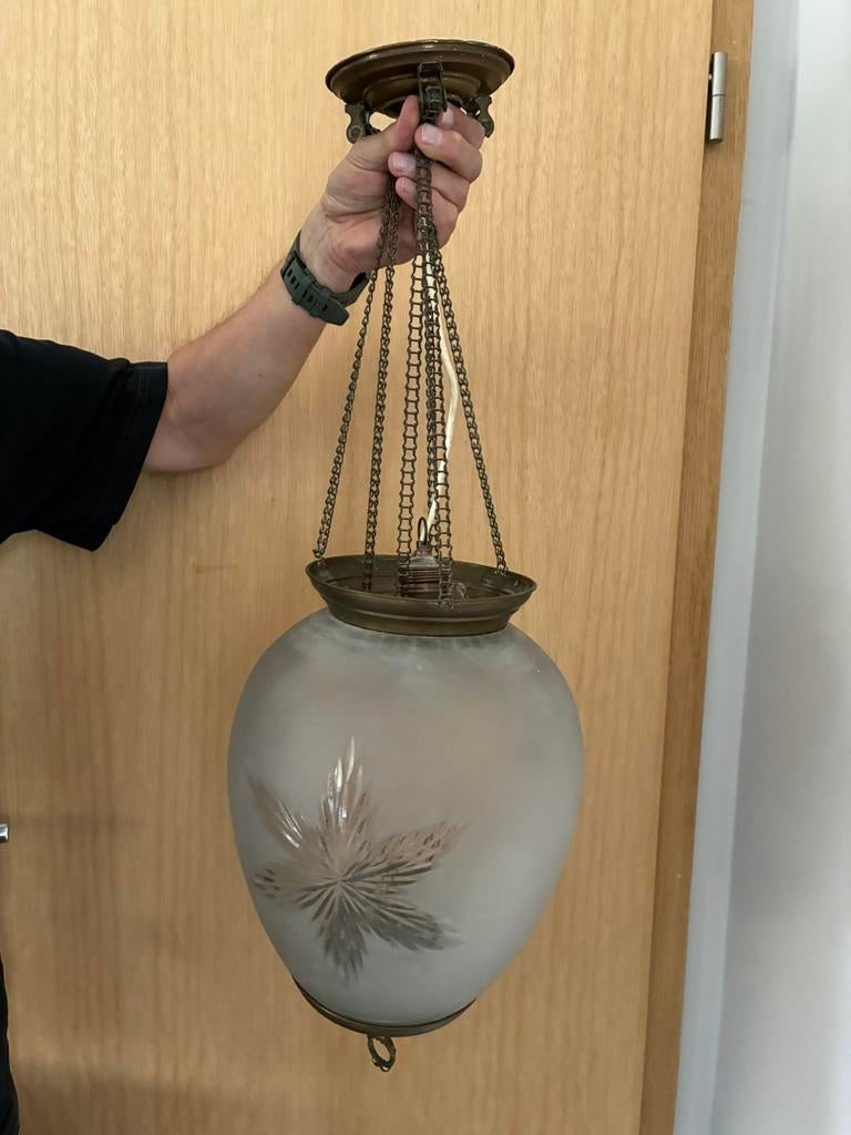 Antieke luchter, Ophalen