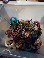 Enorme partij sieraden in bulk