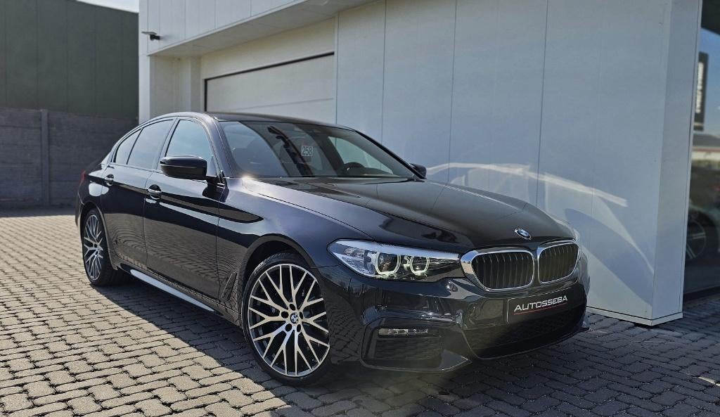 BMW 525dA M Performance *Bowers&Wilkins/Camera/Garantie, Auto's, BMW, Automaat, 4 deurs, Achterwielaandrijving, Leder