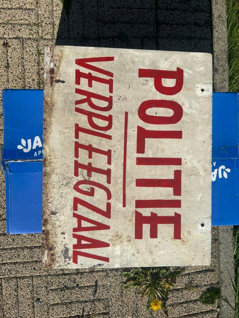 Oud uithang bord, Ophalen, Gebruikt