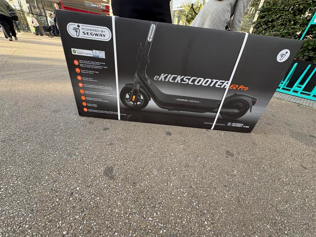 Ninebot E2 pro, Fietsen en Brommers, Steps, Ophalen, Zo goed als nieuw, Elektrische step (E-scooter)