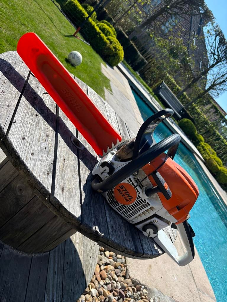 STIHL MS 241 C kettingzaag + extra kettingen – Top staat, Doe-het-zelf en Bouw, Gereedschap | Zaagmachines, Zo goed als nieuw