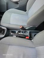 Ford Fiesta 2011, km 109, la voiture à essence a l'air très