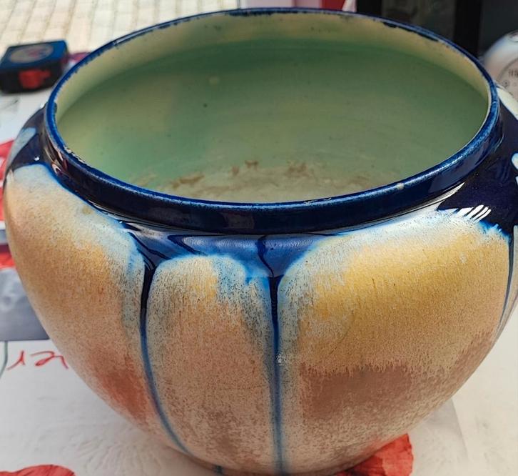 Cache pot en faïence 40 euros, Antiquités & Art, Antiquités | Céramique & Poterie, Enlèvement ou Envoi