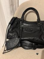 Sac stylé noir taille medium moyen
Style Bal*nc*aga,vintage, Bijoux, Sacs & Beauté, Enlèvement, Neuf, Noir, Sac à main
