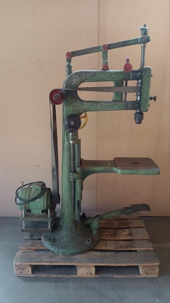 Antieke kolomboormachine hout, Zakelijke goederen, Ophalen