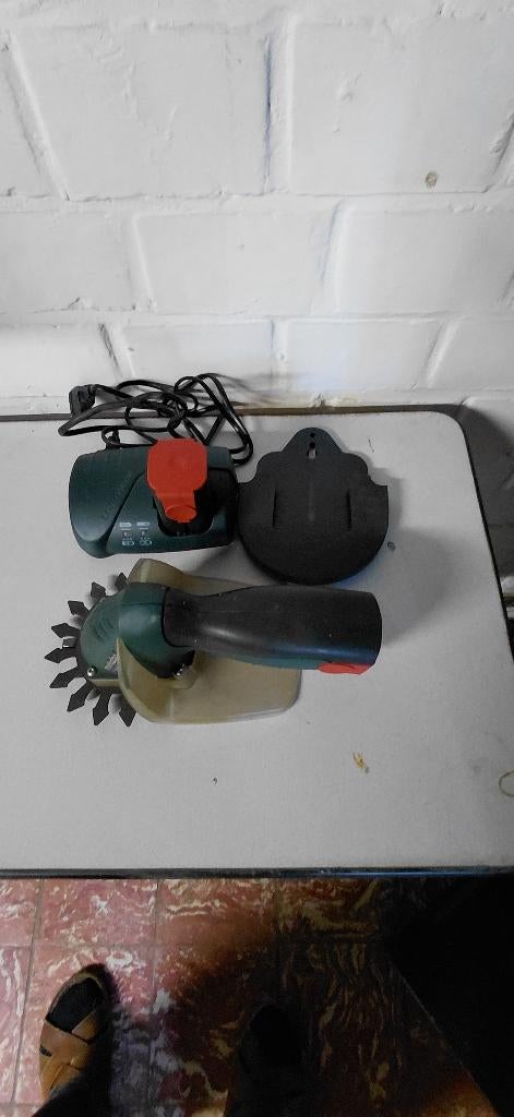 accu-tuinschaar merk ;Metab, Jardin & Terrasse, Taille-haies, Enlèvement ou Envoi, Utilisé, Batterie, Metabo