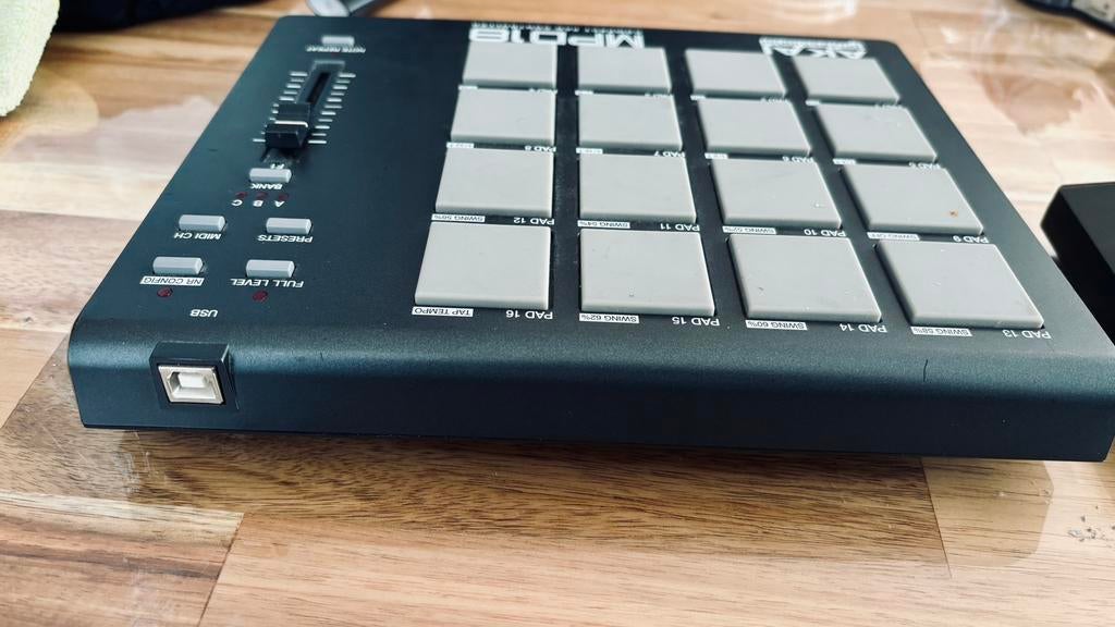 ️ Akai MPD18 — USB Controller Pad — Zeer goede staat, Muziek en Instrumenten, Ophalen of Verzenden, Zo goed als nieuw