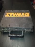 Koffer dewalt, Enlèvement