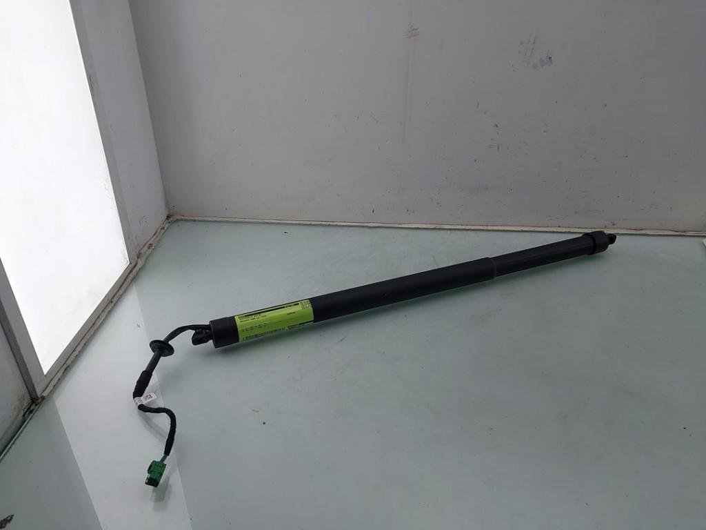 MOTEUR DE HAYON 5008 II (M4 / MC / MJ / MR) (|9830770480|), Utilisé, Peugeot, Haillon arrière