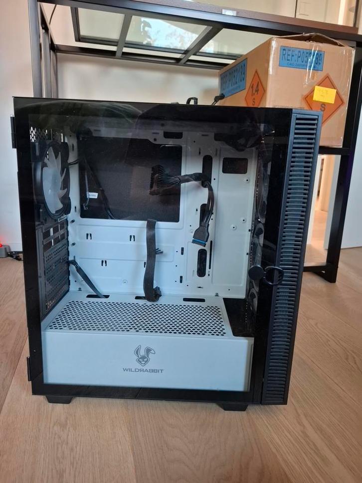 Boitier WildRabbit MATX, Informatique & Logiciels, Boîtiers d'ordinateurs, Utilisé, Enlèvement