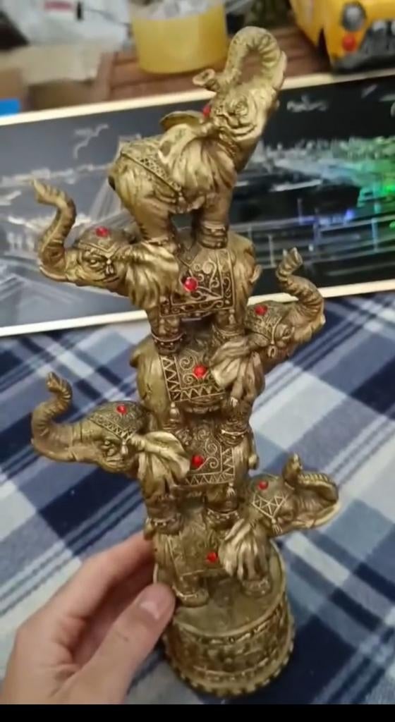 Statue boudoh en bronze de 35 cm de hauteur, Enlèvement