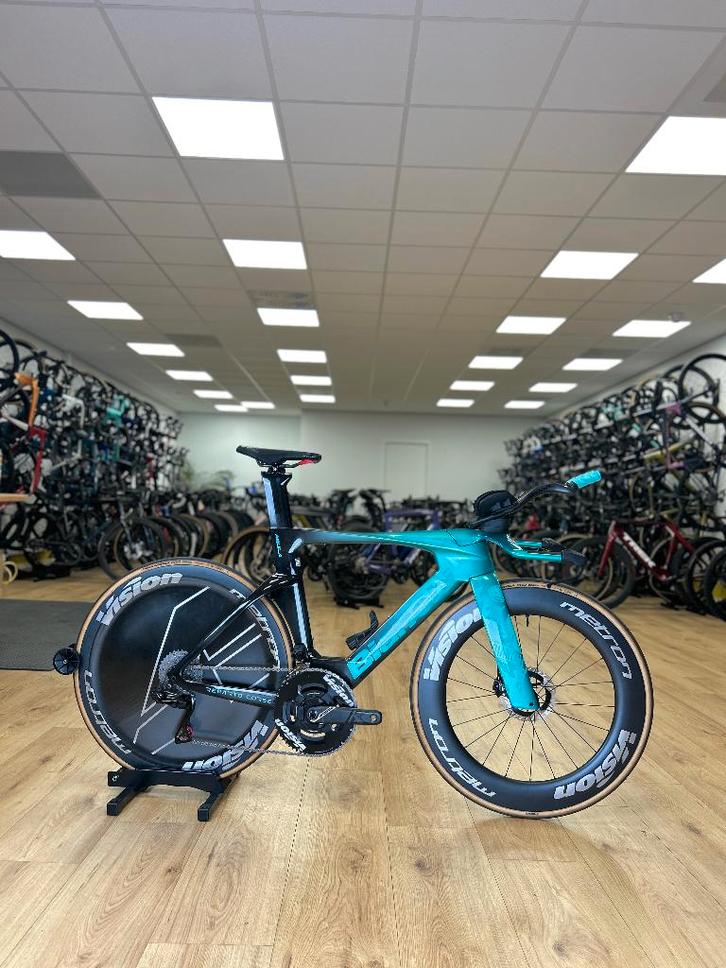 Bianchi Aquila RC Disc Di2 Carbon TT, Sport en Fitness, Wielrennen, Zo goed als nieuw, Ophalen