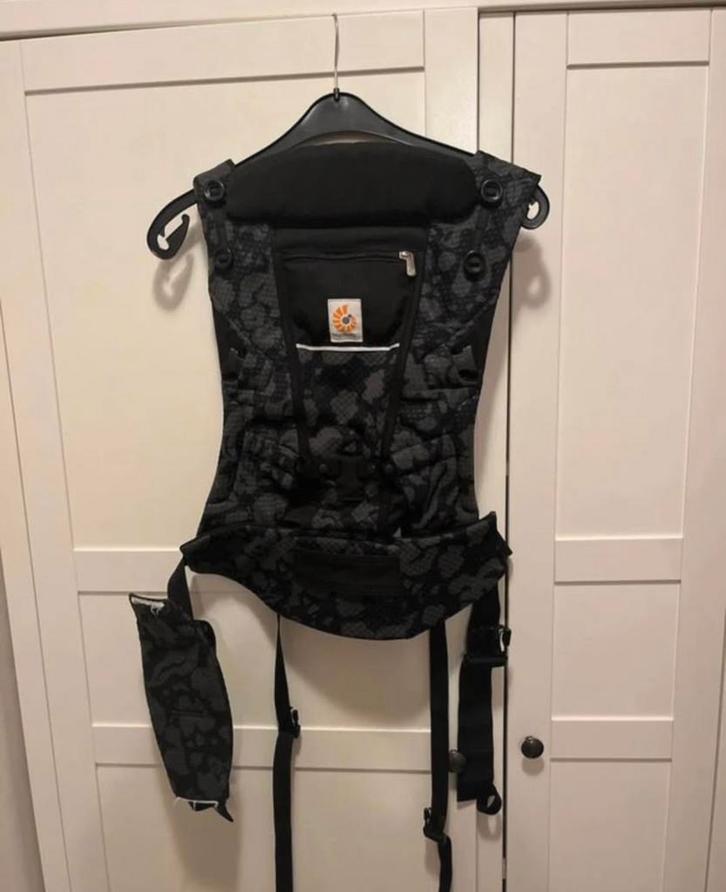 Ergobaby Draagzak Adapt - Soft Flex Mesh - Onyx Blooms, Kinderen en Baby's, Babydragers en Draagdoeken, Zo goed als nieuw, Draagzak