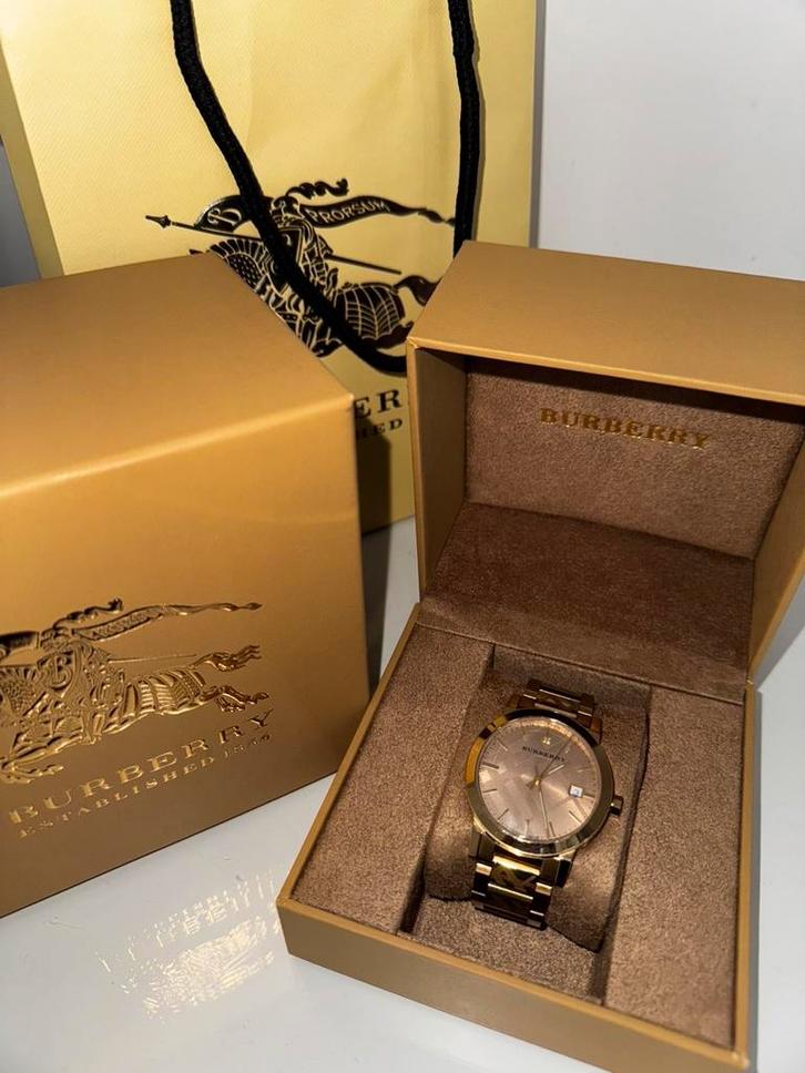 Montre Burberry, Handtassen en Accessoires, Horloges | Dames, Zo goed als nieuw, Ophalen