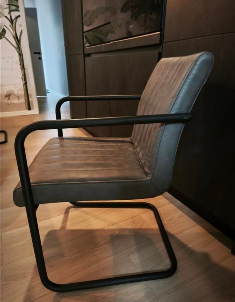 Eetplaats stoelen te koop, Ophalen