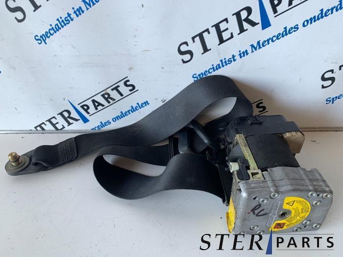 Veiligheidsgordel rechts-voor van een Mercedes E-Klasse, Auto-onderdelen, Interieur en Bekleding, Mercedes-Benz, Gebruikt, 3 maanden garantie