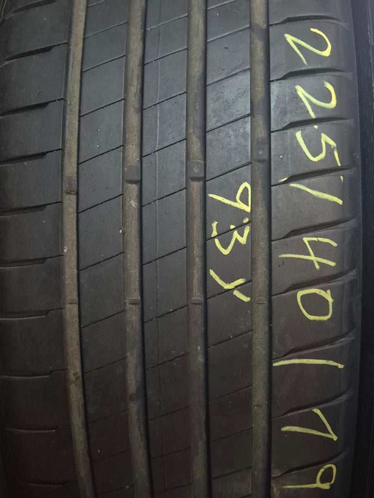 225/40/19, Enlèvement