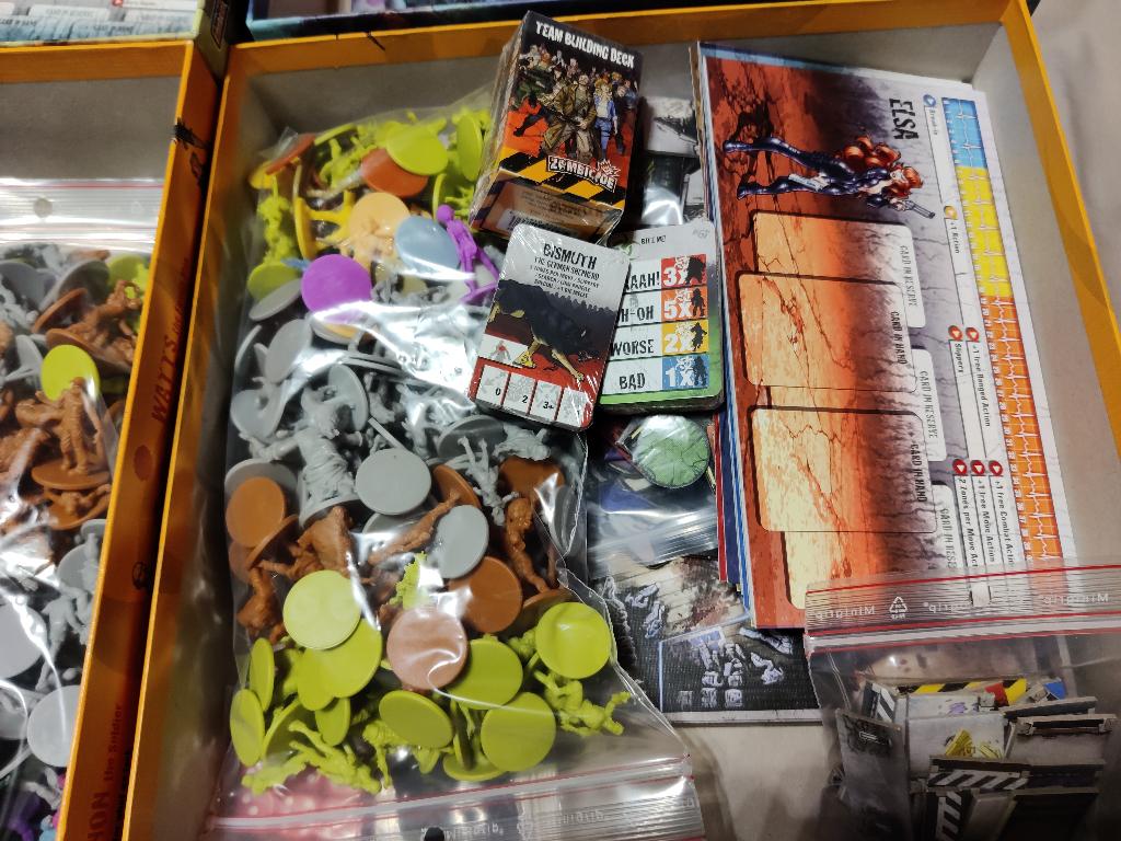 Zombicide season 1 to 3 Kickstarter, Hobby en Vrije tijd, Gezelschapsspellen | Bordspellen, Zo goed als nieuw, Vijf spelers of meer