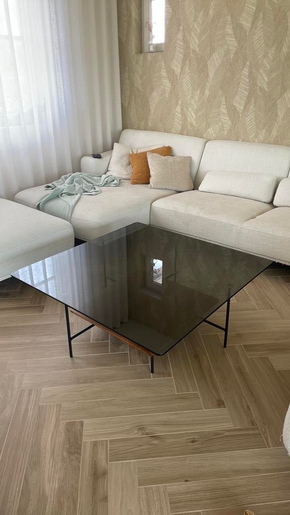 Salontafel gerookt glas en walnoot, Maison & Meubles, Tables | Tables de salon, Enlèvement, Comme neuf, Verre