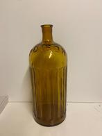 Oude okergele fles poison, Ophalen