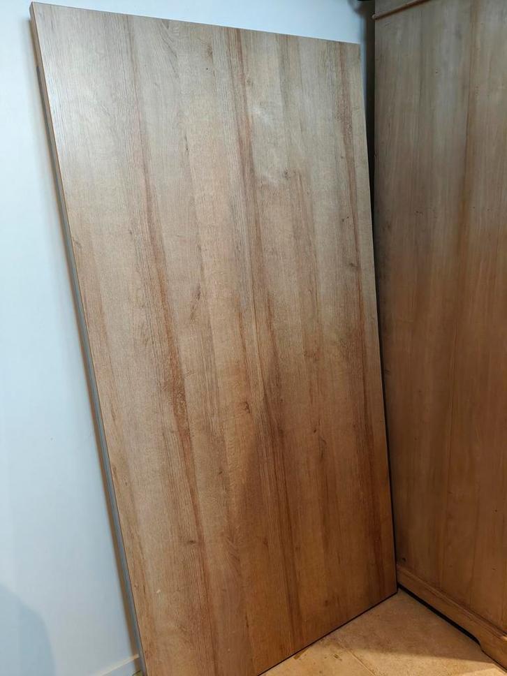 2 tables gratuites, Antiquités & Art, Antiquités | Meubles | Tables, Enlèvement