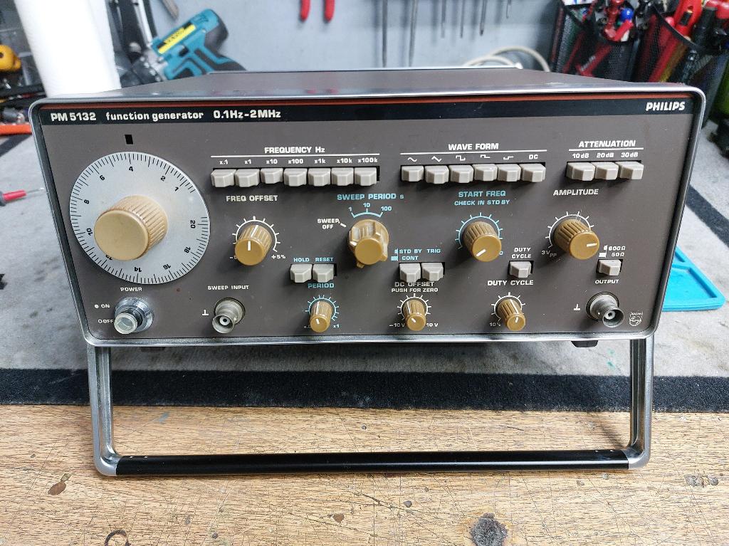Philips PM5123 Signaalgenerator, Doe-het-zelf en Bouw, Meetapparatuur, Gebruikt, Overige meters, Ophalen of Verzenden