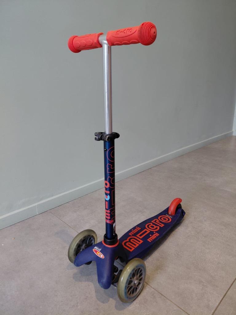 Trotinette Micro Mini Bleue et Rouge, Vélos & Vélomoteurs, Trottinettes, Enlèvement, Utilisé, Autres types, Micro