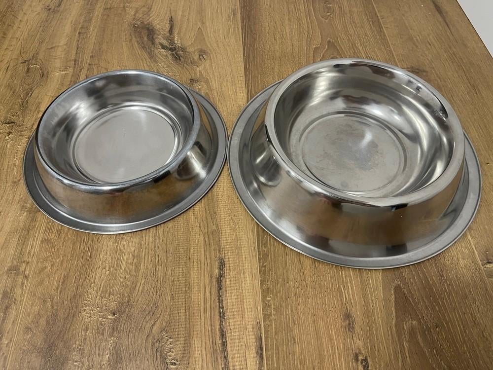 2x voerbak, Dieren en Toebehoren, Hondenvoerbakken en Drinkbakken, Ophalen of Verzenden, Zo goed als nieuw