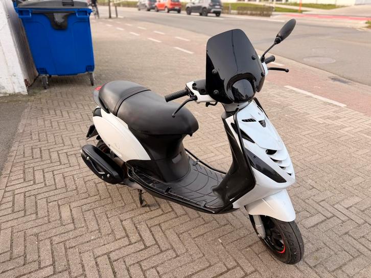 Piaggo zip b, Fietsen en Brommers, Scooters | Piaggio, Zo goed als nieuw, Zip, Ophalen