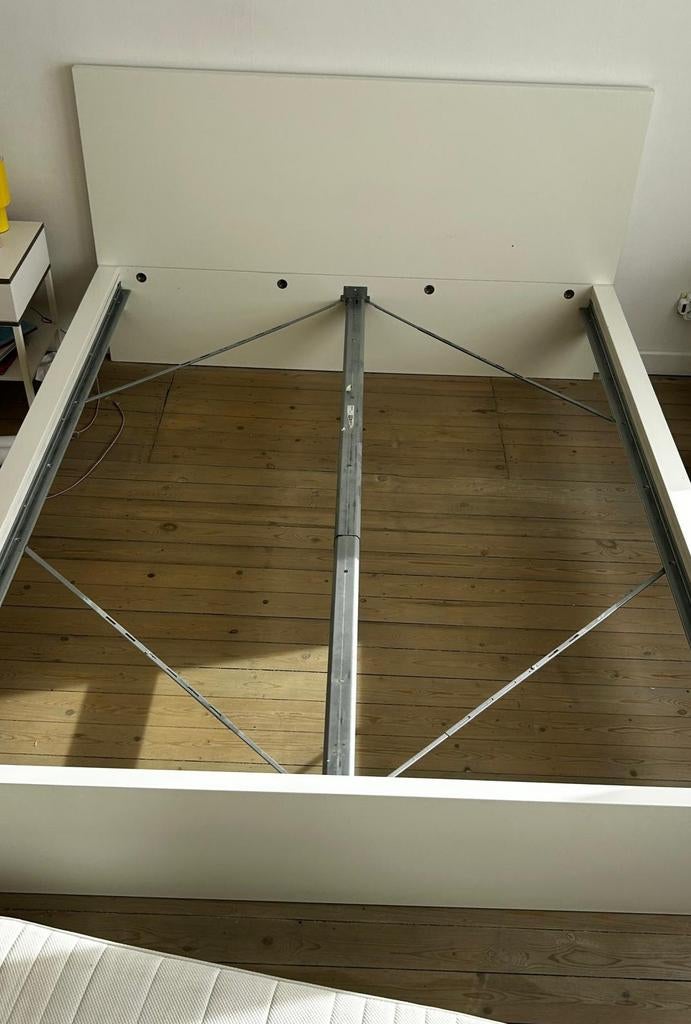 Bed Malm 160x200, Huis en Inrichting, Slaapkamer | Bedden, Ophalen