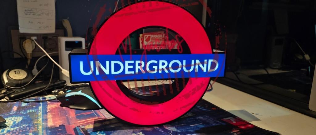 Deze Underground reclamebak met LED verlichting is een leuke, Ophalen of Verzenden, Nieuw, Lichtbak of (neon) lamp