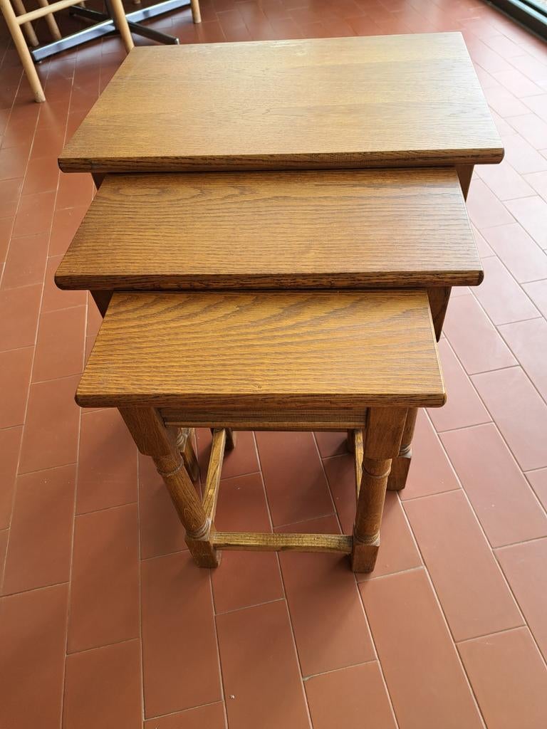 Tables gigogne, Enlèvement